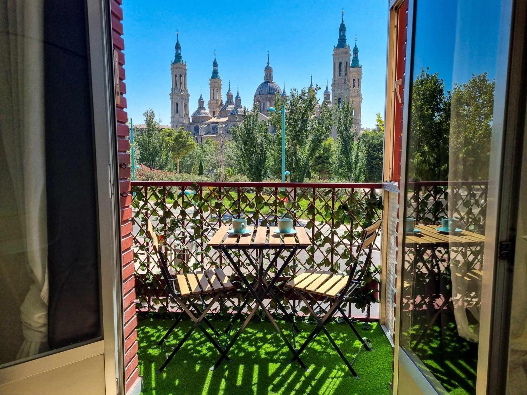 Front Views To El Pilar Comotucasa Saragozza Esterno foto
